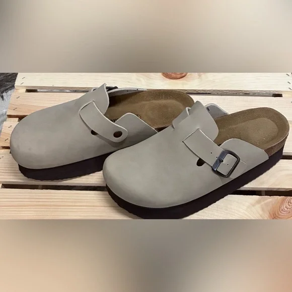 Cushionaire - Women's Loom Platform Slip-On Clog - Picture 4 of 4